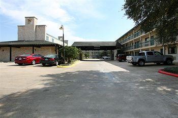 Amerihome Inn & Suites Houston Airport North Екстериор снимка