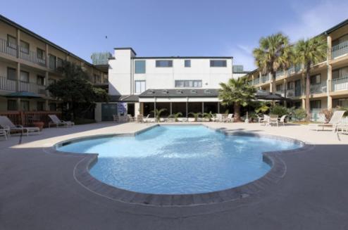 Amerihome Inn & Suites Houston Airport North Екстериор снимка