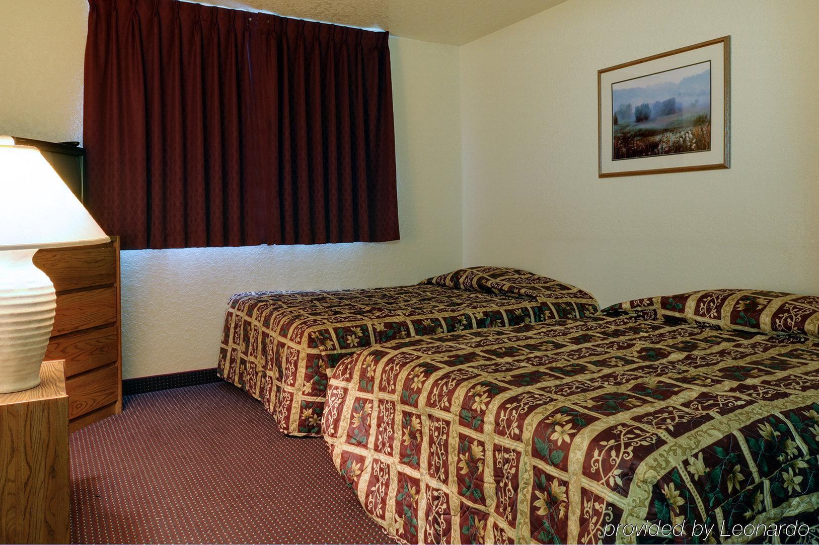 Amerihome Inn & Suites Houston Airport North Стая снимка