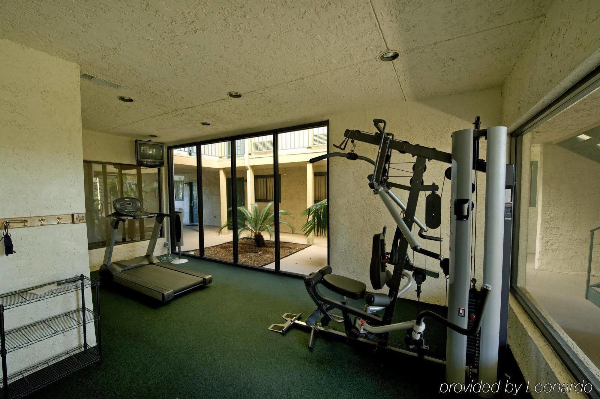 Amerihome Inn & Suites Houston Airport North Съоръжения снимка